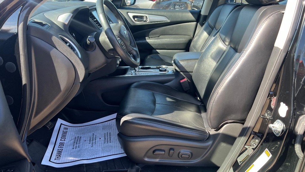 Nissan Pathfinder Vehicle Full-screen Gallery Image 32