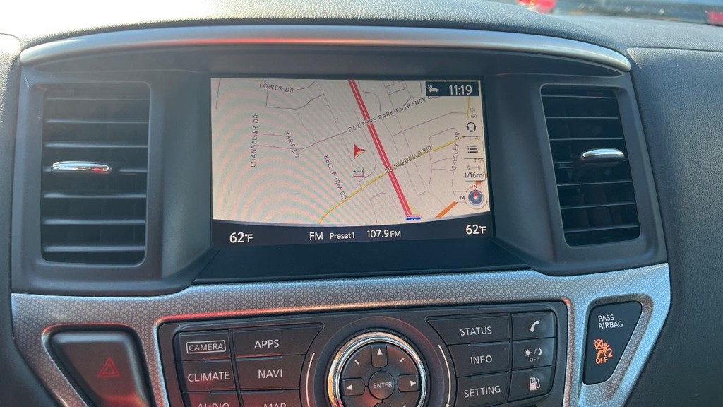 Nissan Pathfinder Vehicle Full-screen Gallery Image 41