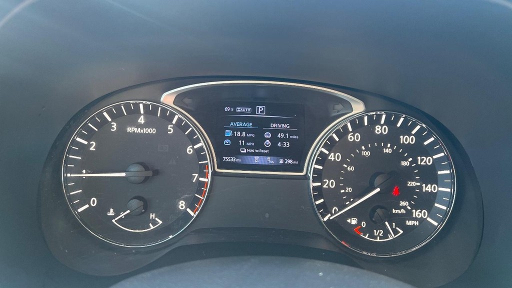 Nissan Pathfinder Vehicle Full-screen Gallery Image 43