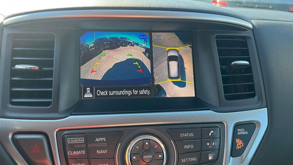 Nissan Pathfinder Vehicle Full-screen Gallery Image 44