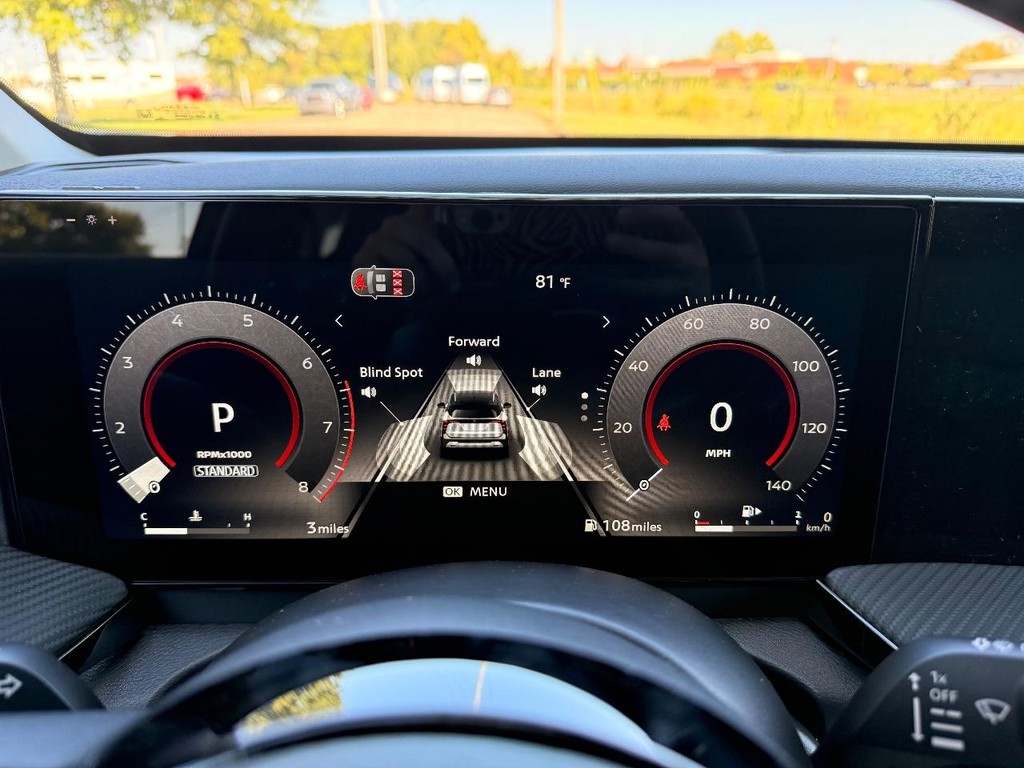 Nissan Kicks Vehicle Full-screen Gallery Image 04