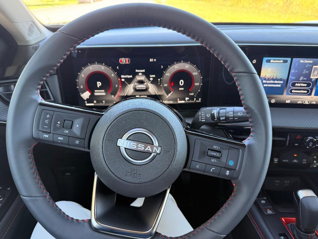 Nissan Kicks Vehicle Full-screen Gallery Image 11