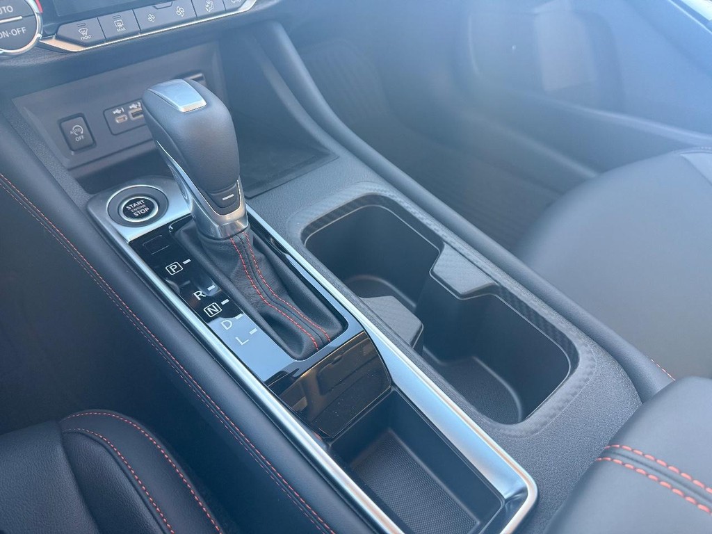 Nissan Sentra Vehicle Full-screen Gallery Image 06