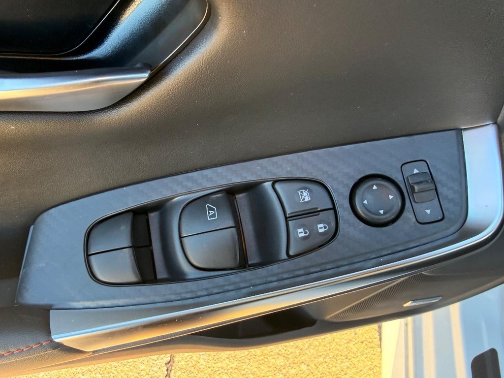 Nissan Sentra Vehicle Full-screen Gallery Image 13