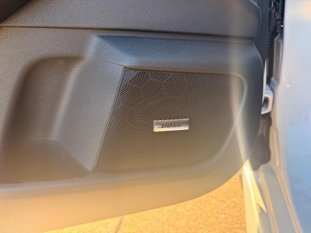 Nissan Sentra Vehicle Full-screen Gallery Image 16