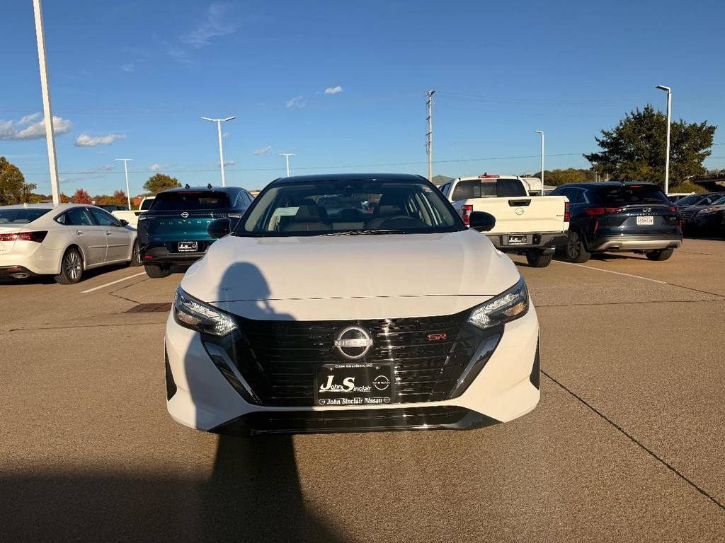 Nissan Sentra Vehicle Full-screen Gallery Image 27