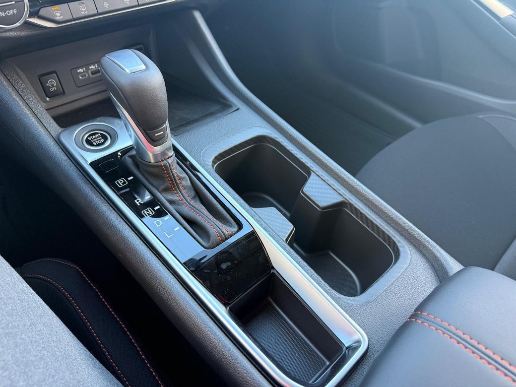 Nissan Sentra Vehicle Full-screen Gallery Image 11