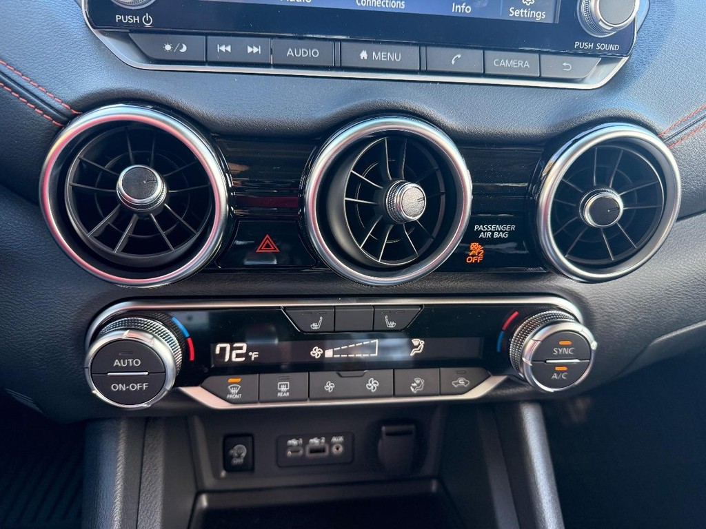 Nissan Sentra Vehicle Full-screen Gallery Image 13