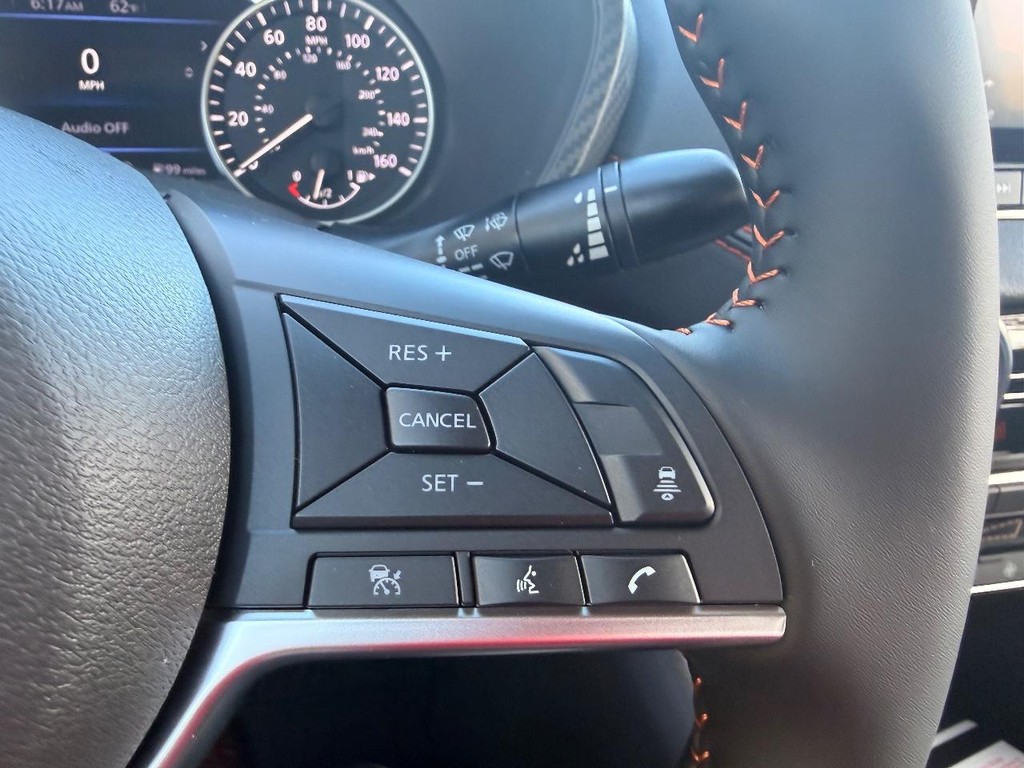 Nissan Sentra Vehicle Full-screen Gallery Image 16