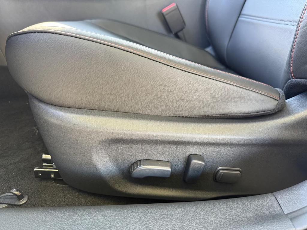 Nissan Sentra Vehicle Full-screen Gallery Image 13