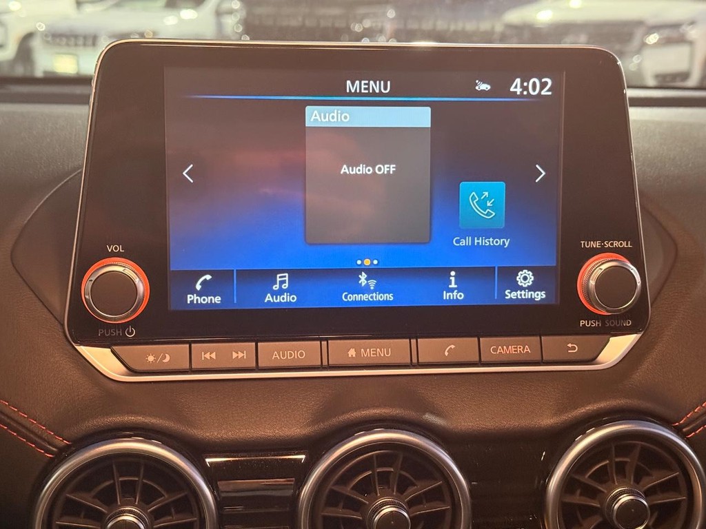 Nissan Sentra Vehicle Full-screen Gallery Image 11