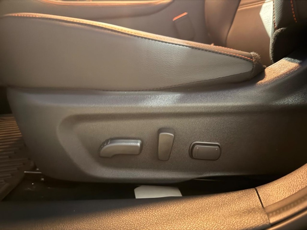 Nissan Sentra Vehicle Full-screen Gallery Image 14