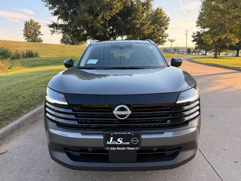 Nissan Kicks Vehicle Full-screen Gallery Image 19