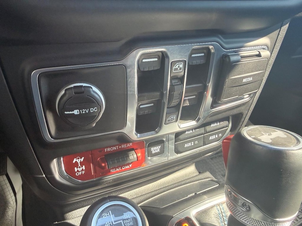 Jeep Wrangler 4xe Vehicle Full-screen Gallery Image 05