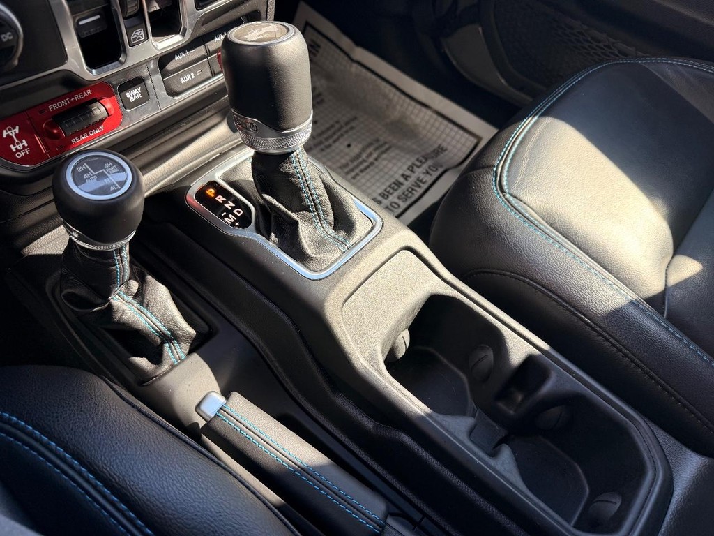 Jeep Wrangler 4xe Vehicle Full-screen Gallery Image 10