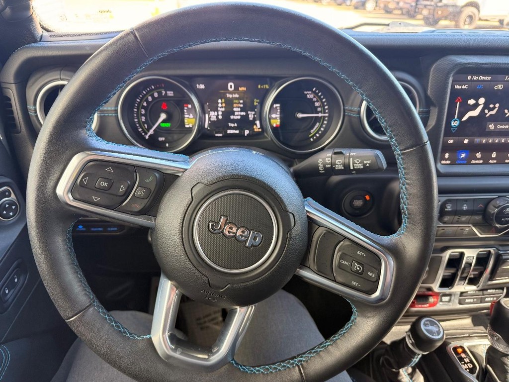 Jeep Wrangler 4xe Vehicle Full-screen Gallery Image 12