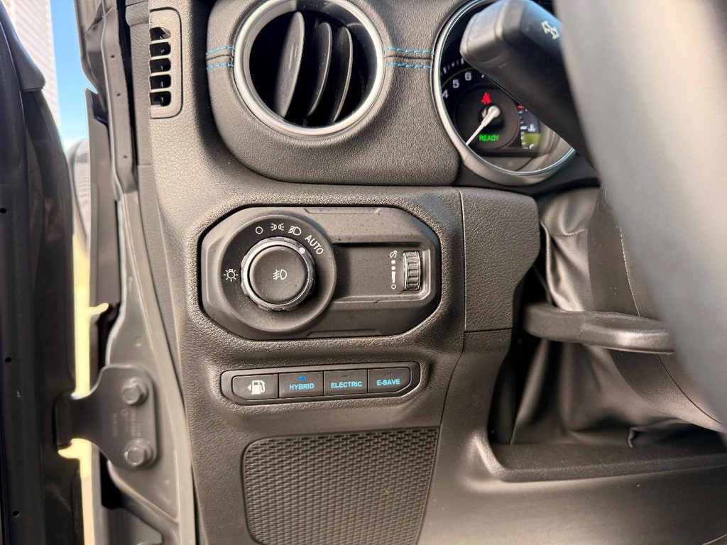 Jeep Wrangler 4xe Vehicle Full-screen Gallery Image 15