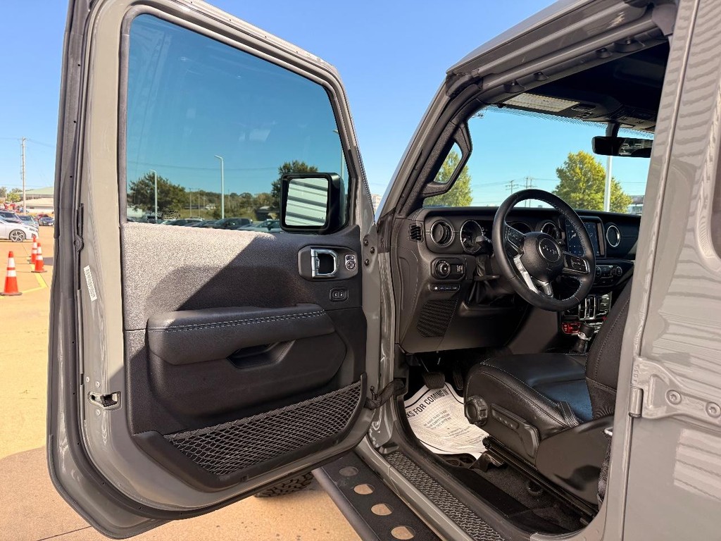 Jeep Wrangler 4xe Vehicle Full-screen Gallery Image 16