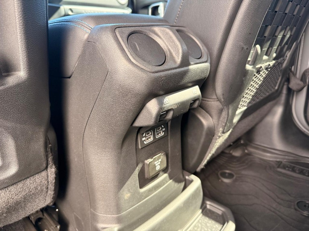 Jeep Wrangler 4xe Vehicle Full-screen Gallery Image 19