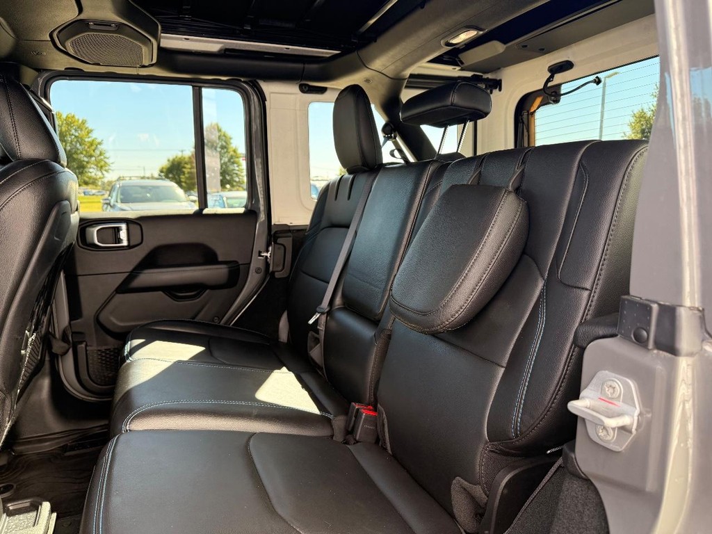 Jeep Wrangler 4xe Vehicle Full-screen Gallery Image 20