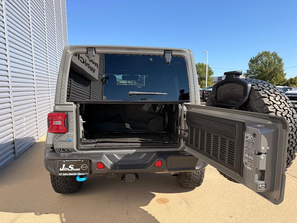 Jeep Wrangler 4xe Vehicle Full-screen Gallery Image 21