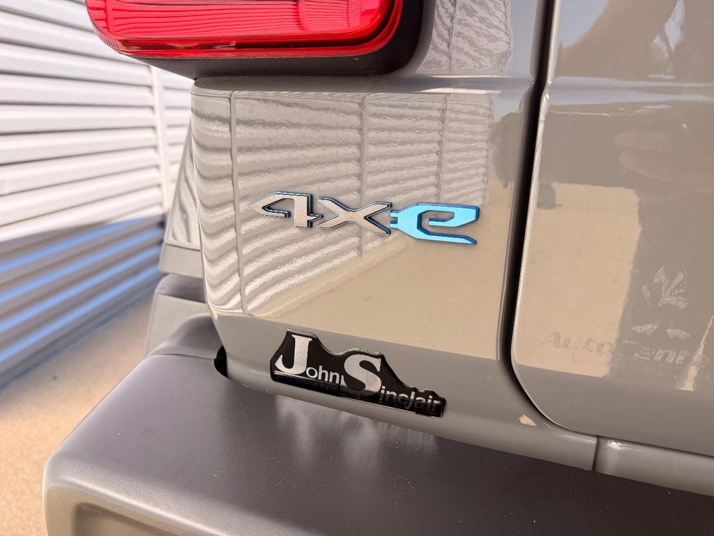 Jeep Wrangler 4xe Vehicle Full-screen Gallery Image 22