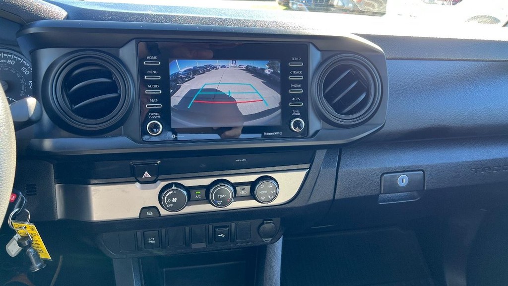 Toyota Tacoma 2WD Vehicle Full-screen Gallery Image 29