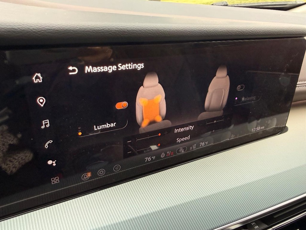 Nissan Murano Vehicle Full-screen Gallery Image 05