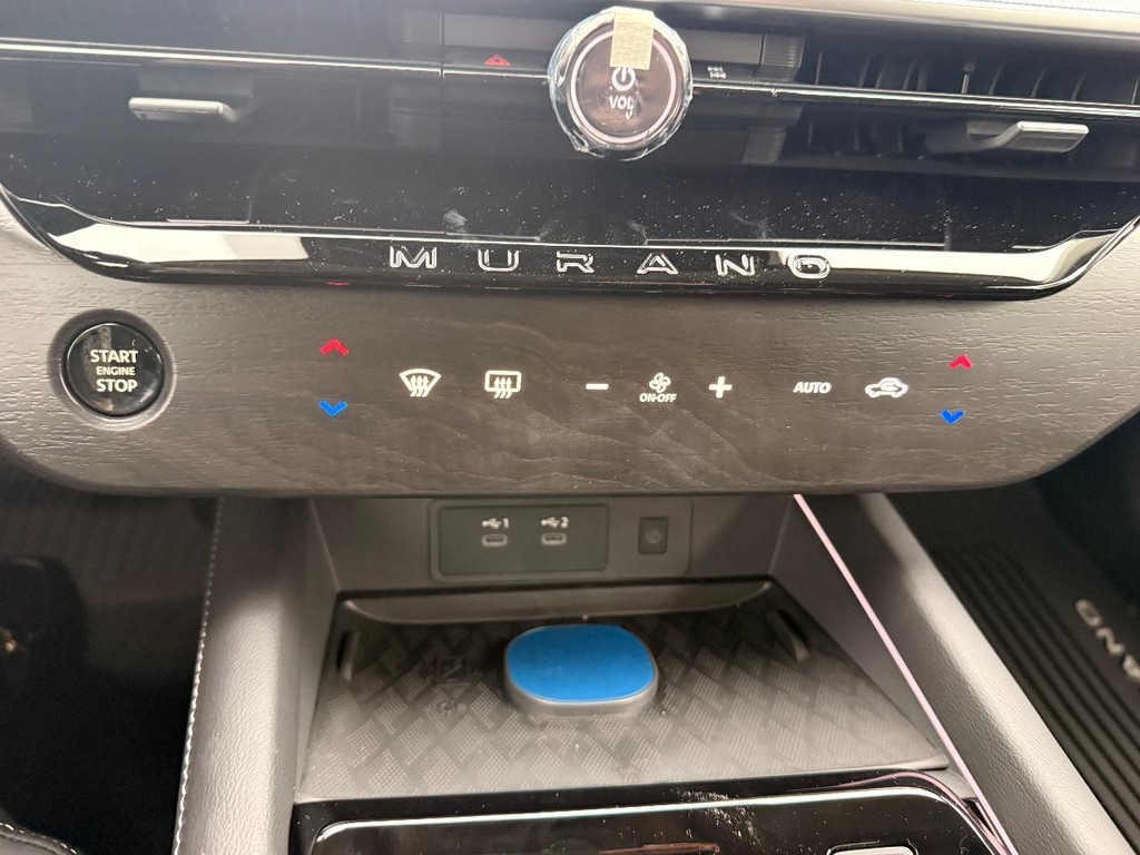 Nissan Murano Vehicle Full-screen Gallery Image 10