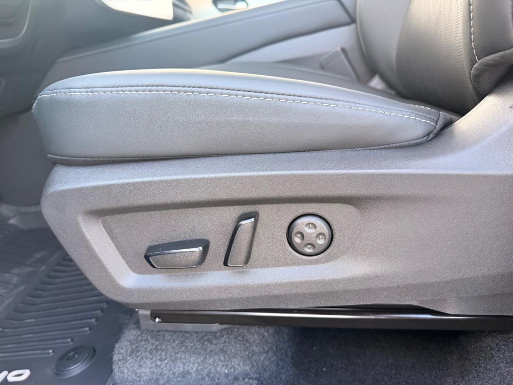 Nissan Murano Vehicle Full-screen Gallery Image 07