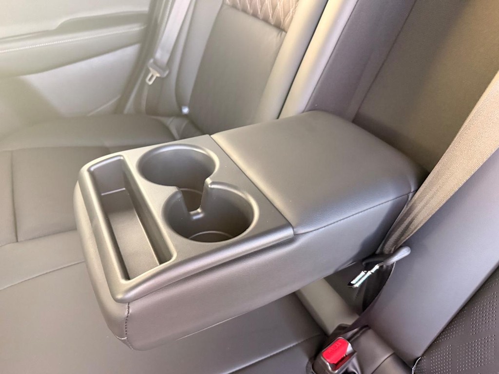 Nissan Murano Vehicle Full-screen Gallery Image 14