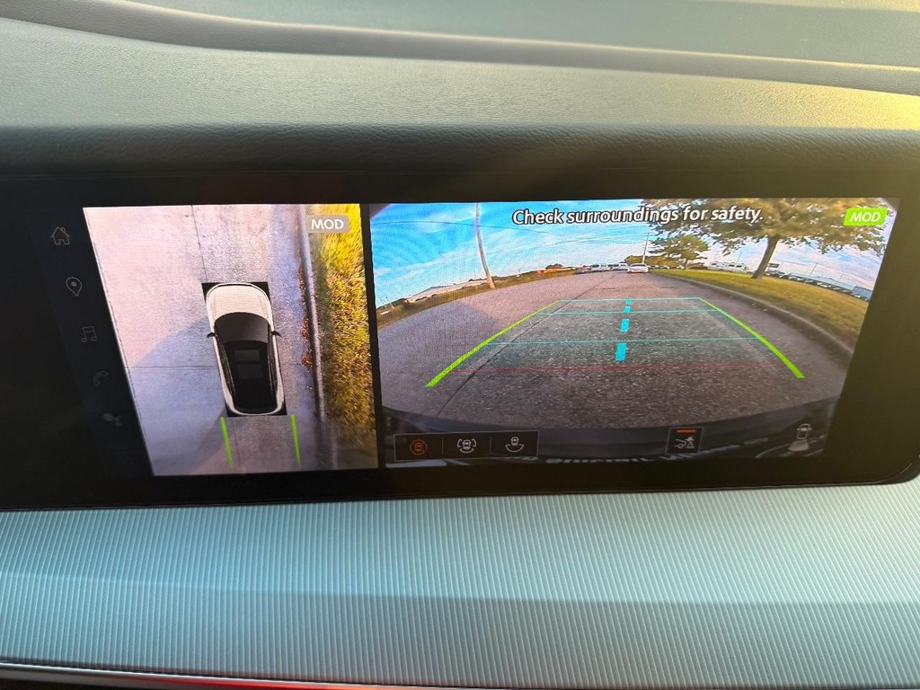 Nissan Murano Vehicle Full-screen Gallery Image 21