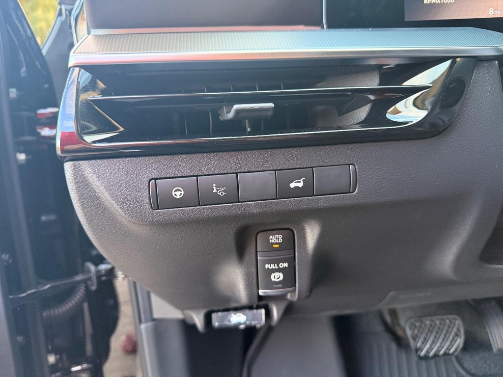 Nissan Murano Vehicle Full-screen Gallery Image 25