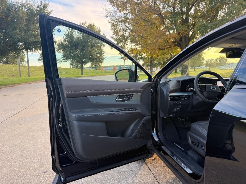 Nissan Murano Vehicle Full-screen Gallery Image 26