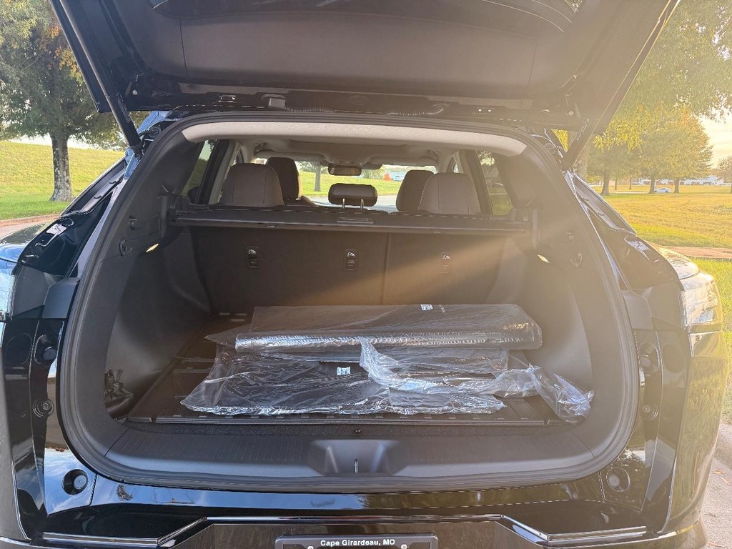 Nissan Murano Vehicle Full-screen Gallery Image 33