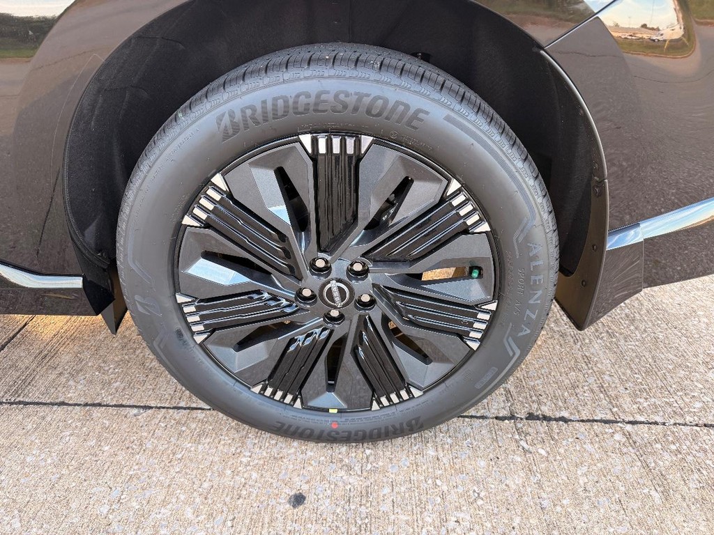 Nissan Murano Vehicle Full-screen Gallery Image 35