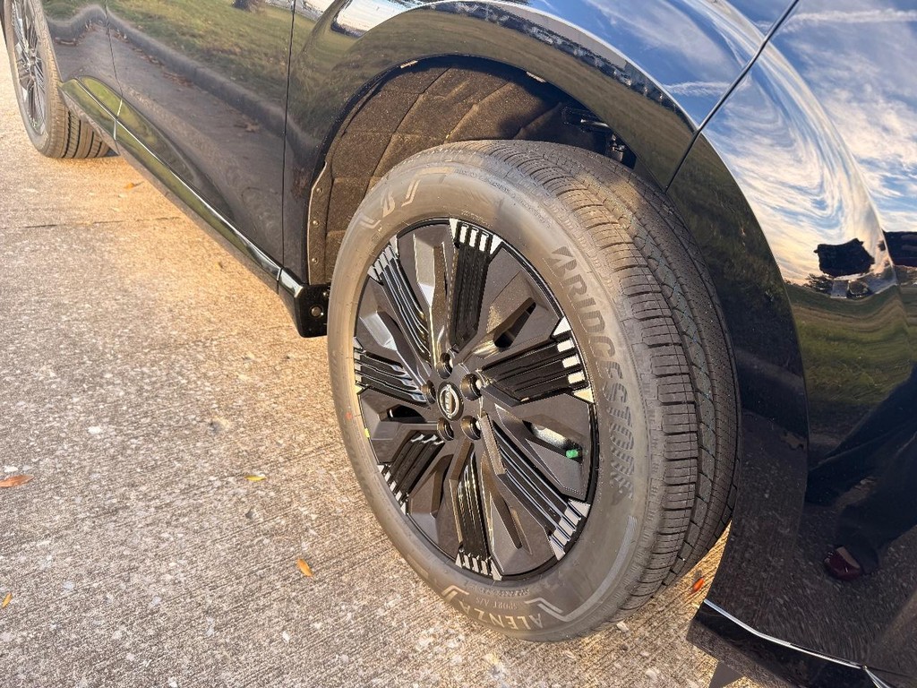 Nissan Murano Vehicle Full-screen Gallery Image 36