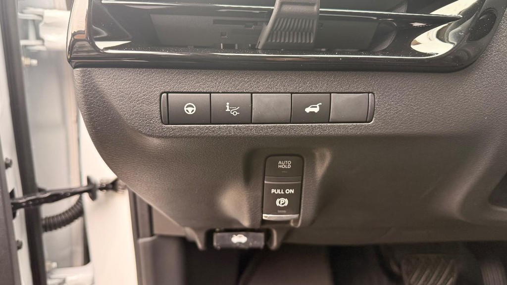 Nissan Murano Vehicle Full-screen Gallery Image 19