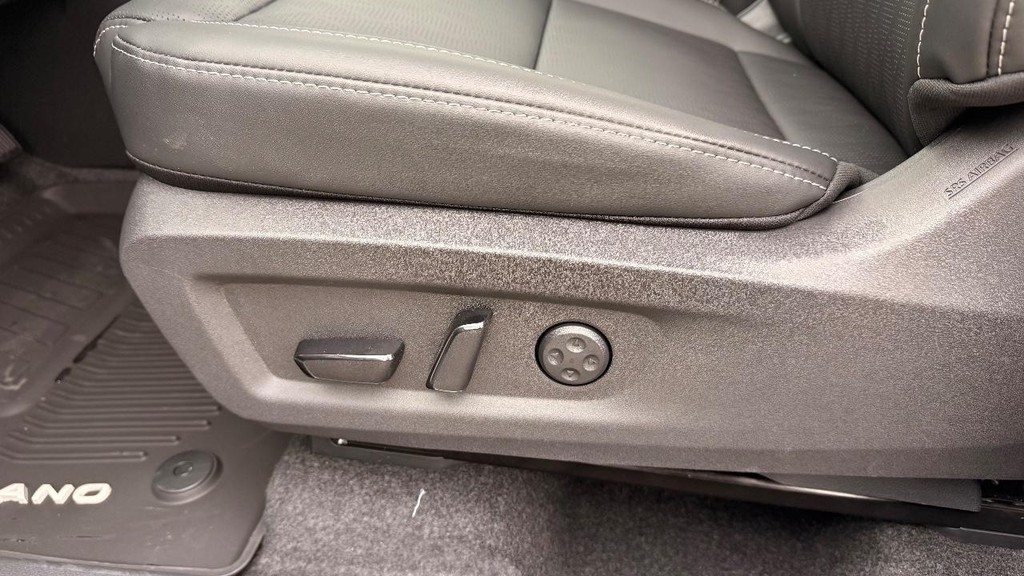 Nissan Murano Vehicle Full-screen Gallery Image 22