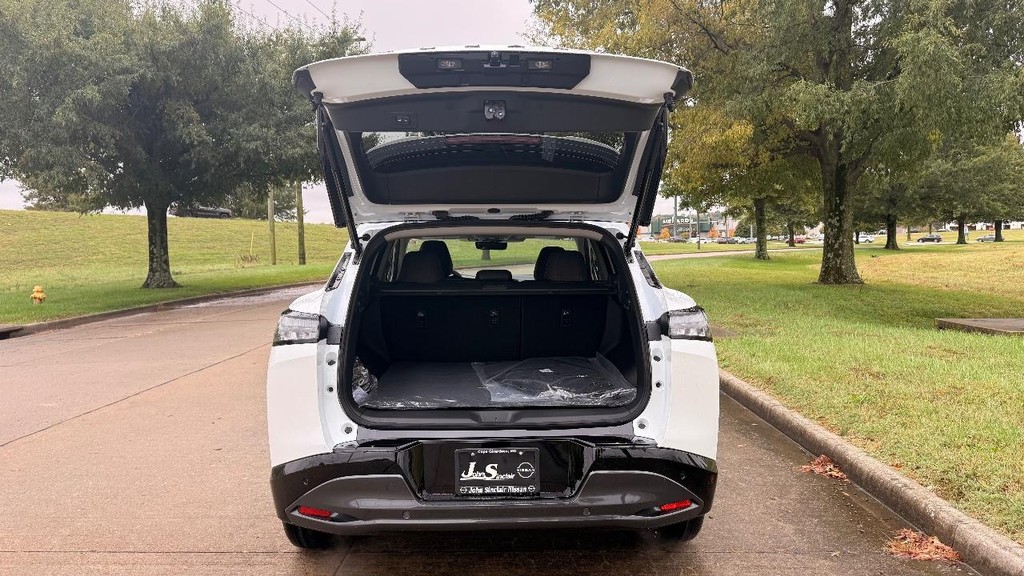 Nissan Murano Vehicle Full-screen Gallery Image 29