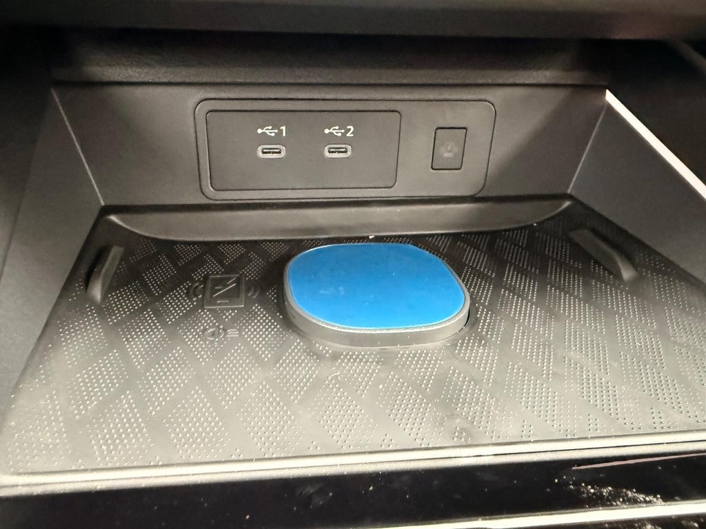 Nissan Murano Vehicle Full-screen Gallery Image 06