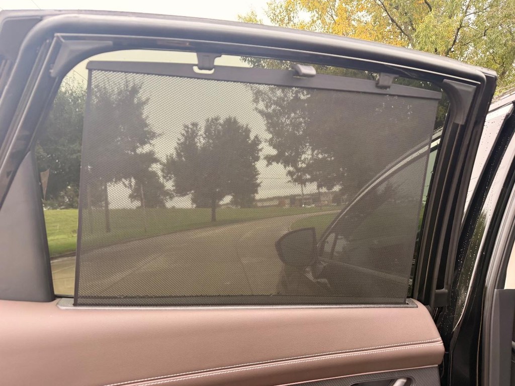 Nissan Murano Vehicle Full-screen Gallery Image 22