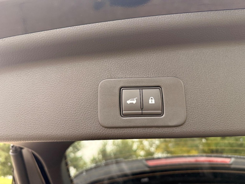 Nissan Murano Vehicle Full-screen Gallery Image 24