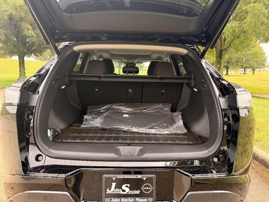 Nissan Murano Vehicle Full-screen Gallery Image 25