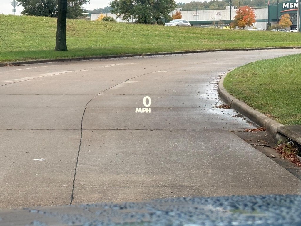 Nissan Murano Vehicle Full-screen Gallery Image 03