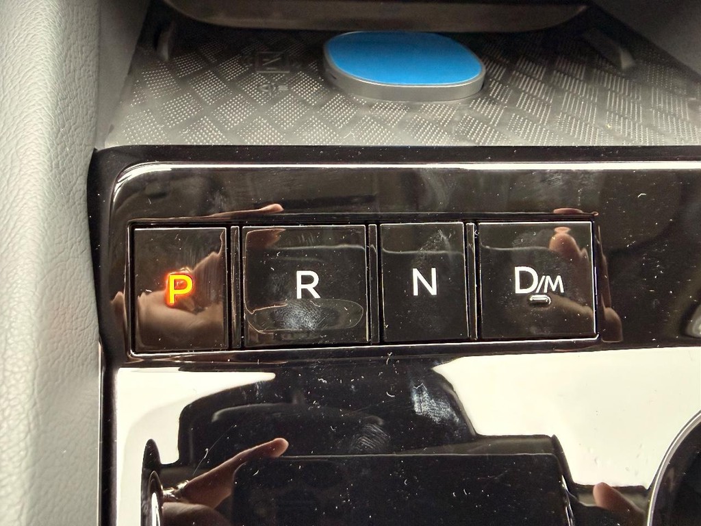 Nissan Murano Vehicle Full-screen Gallery Image 08