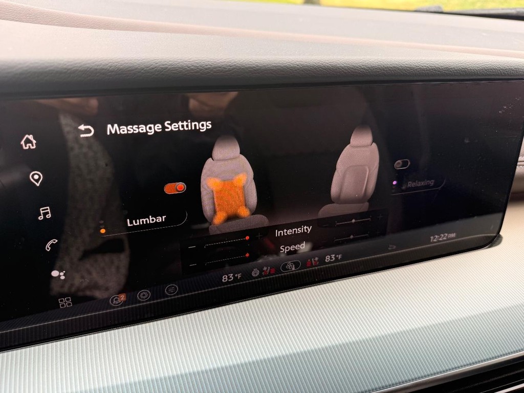 Nissan Murano Vehicle Full-screen Gallery Image 11