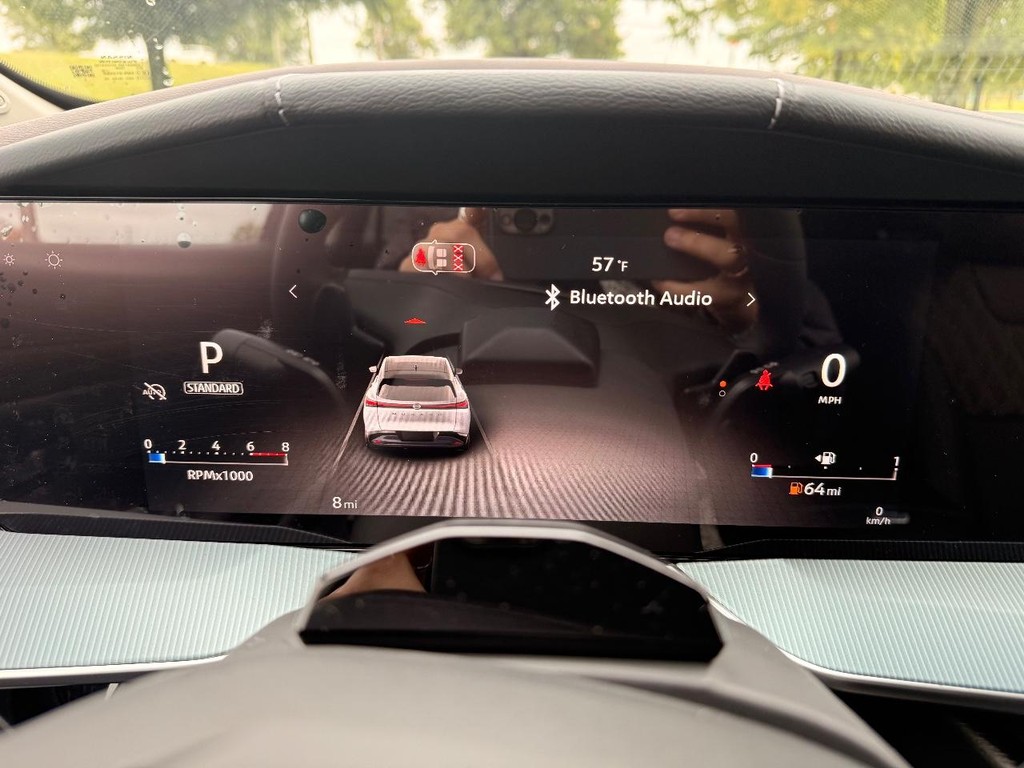 Nissan Murano Vehicle Full-screen Gallery Image 13