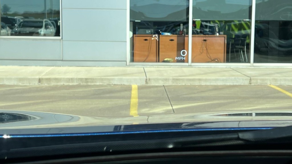 Nissan Rogue Vehicle Full-screen Gallery Image 41