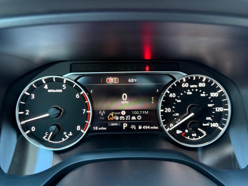 Nissan Rogue Vehicle Full-screen Gallery Image 22